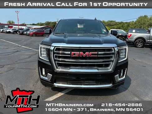 Used 2023 GMC Yukon XL SLT AWD/4WD image 3