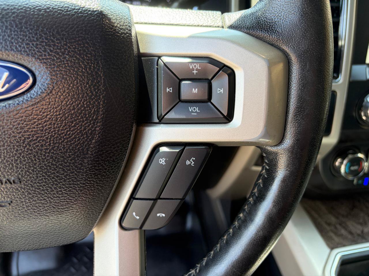 Used 2019 Ford F250 Lariat w/ Lariat Ultimate Package AWD/4WD image 19