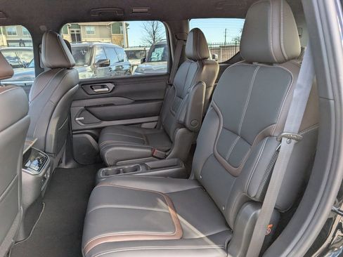 New 2026 Nissan Armada SL w/ Captain's Chari Seat Package AWD/4WD image 19