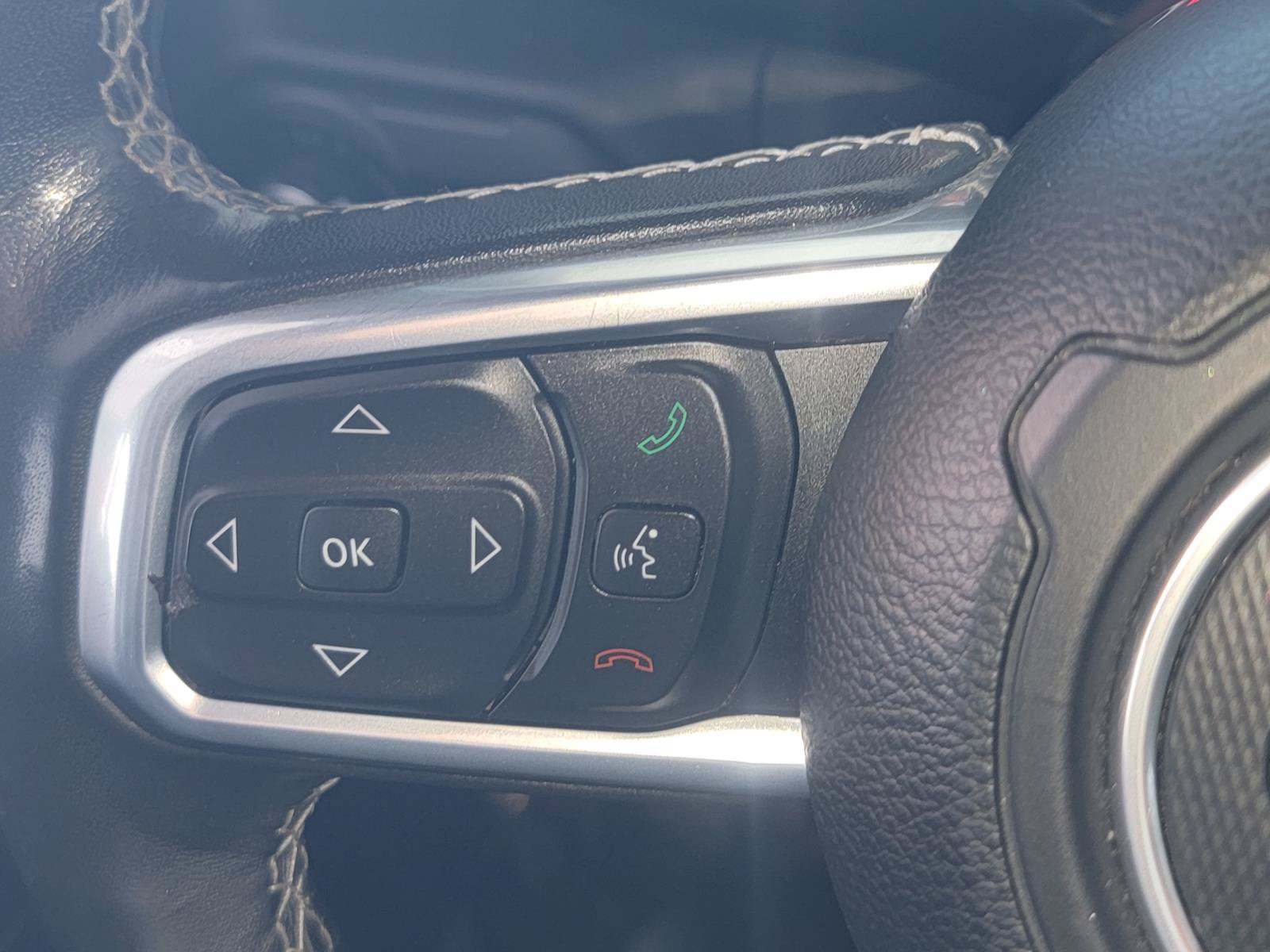 Used 2019 Jeep Wrangler Unlimited Sahara w/ Quick Order Package 24M Moab AWD/4WD image 18