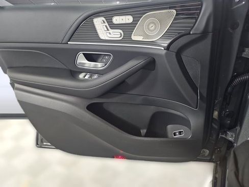 New 2025 Mercedes-Benz GLS 580 4MATIC image 9