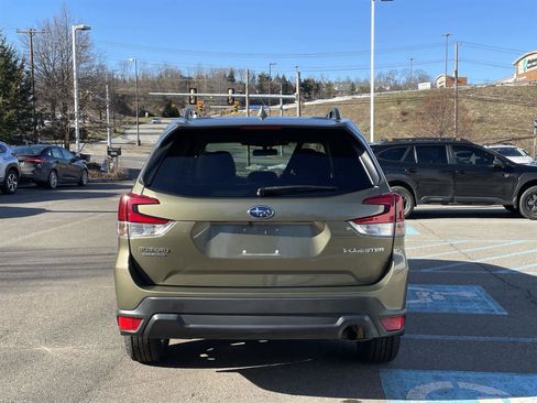 Certified 2022 Subaru Forester Premium image 4