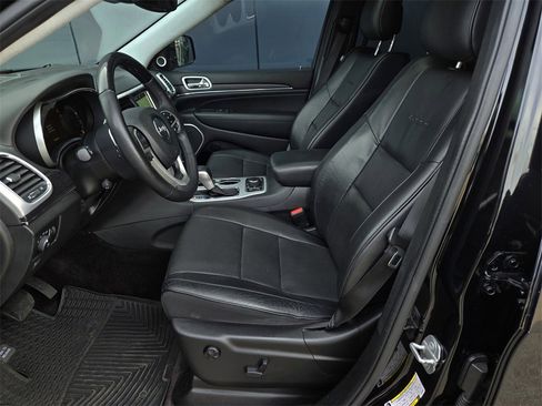 Used 2018 Jeep Grand Cherokee Summit image 20