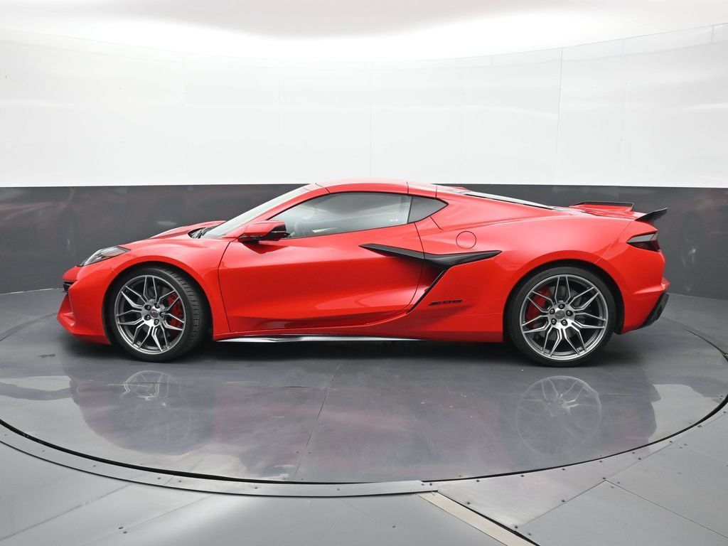 Used 2024 Chevrolet Corvette Z06 w/ Battery Protection Package RWD image 2