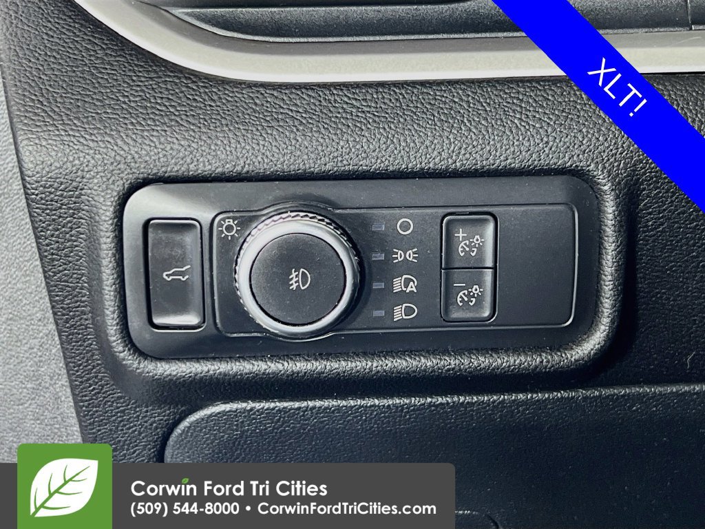 Used 2022 Ford Explorer XLT w/ Equipment Group 202A AWD/4WD image 20