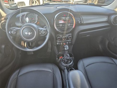 Used 2015 MINI Cooper 4-Door Hardtop image 9
