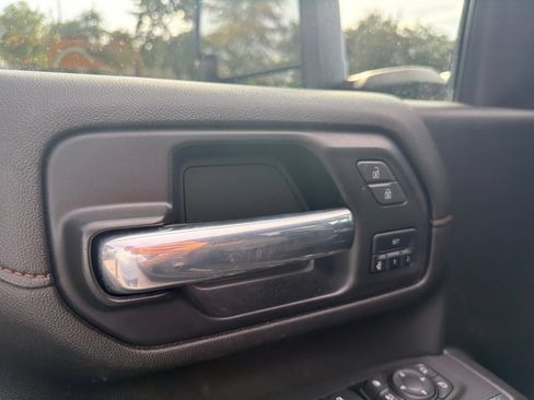 Used 2023 GMC Sierra 2500 AT4 w/ AT4 Preferred Package AWD/4WD image 19