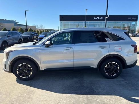New 2026 Kia Sorento S w/ S Panoramic Sunroof Package FWD image 7