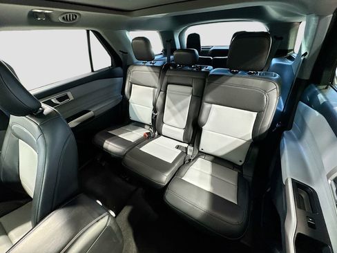 Used 2023 Ford Explorer XLT w/ Equipment Group 202A AWD/4WD image 13