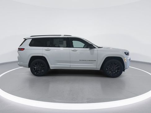 New 2026 Jeep Grand Cherokee L Limited AWD/4WD image 9
