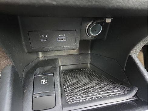Used 2024 Nissan Kicks SV FWD image 20