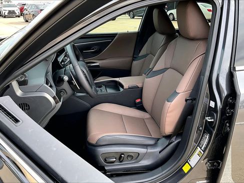 New 2025 Lexus ES 350 w/ Premium Package image 9