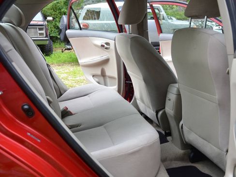 Used 2010 Toyota Corolla LE FWD image 10