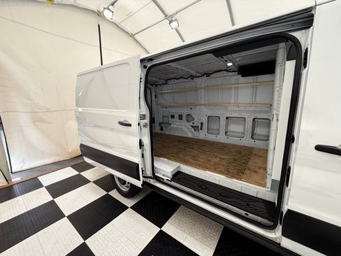 Used 2024 Ford Transit 250 Low Roof RWD image 15