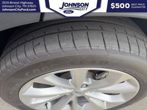 Used 2023 Ford Explorer Platinum w/ Technology Package AWD/4WD image 17