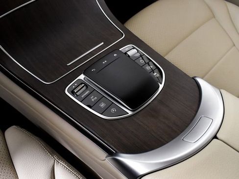 Certified 2022 Mercedes-Benz GLC 300 4MATIC w/ Premium Package Lite image 26