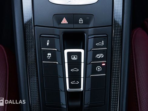 Used 2019 Porsche 911 Carrera GTS image 30