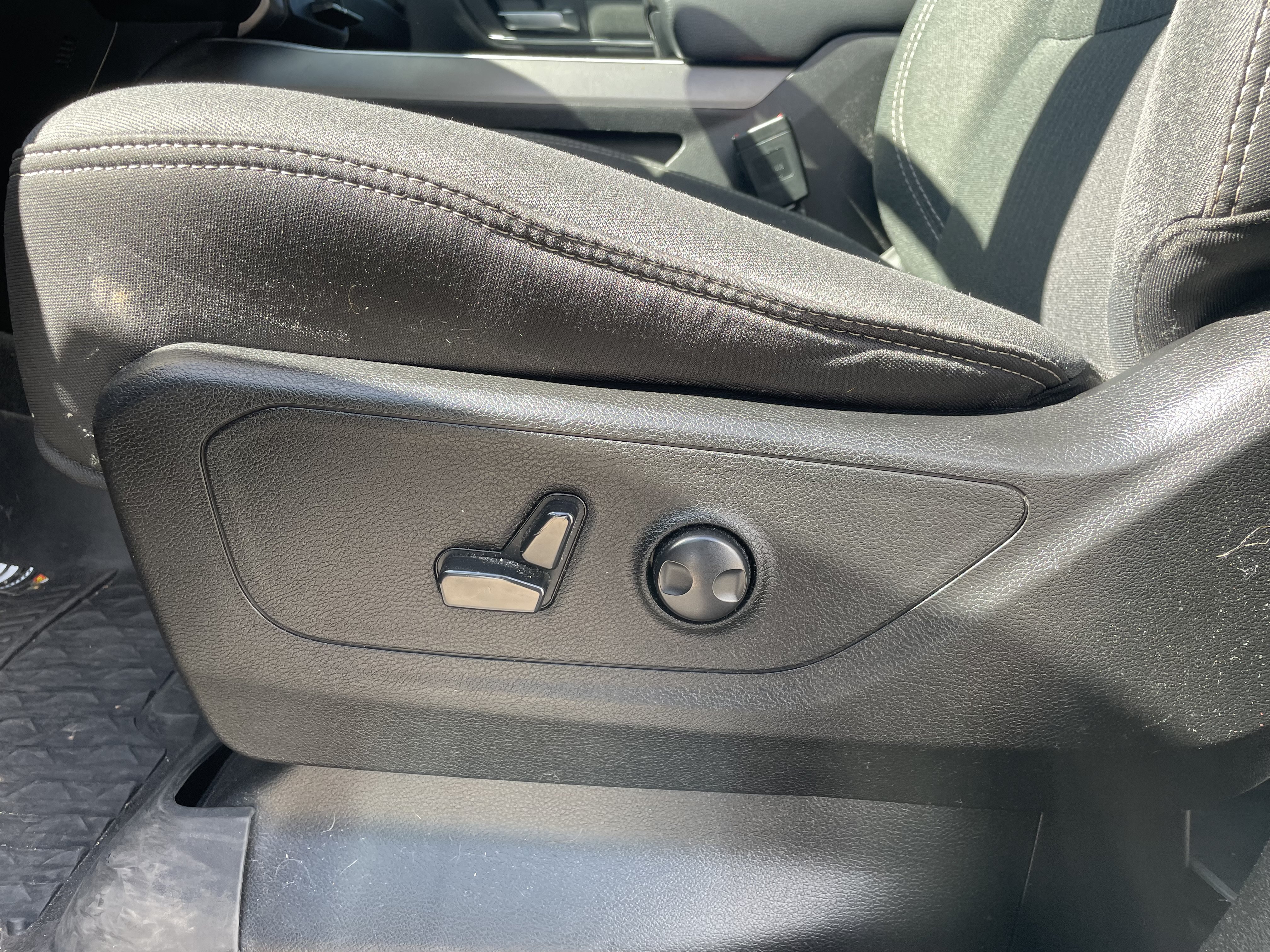 Used 2023 RAM 1500 Big Horn AWD/4WD image 14
