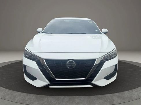 Used 2021 Nissan Sentra SV image 2