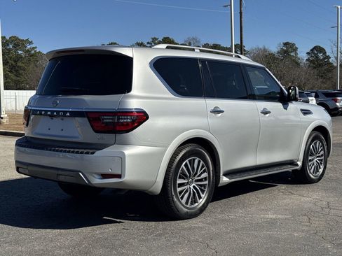 Used 2024 Nissan Armada SL w/ Captain's Chairs Package image 10
