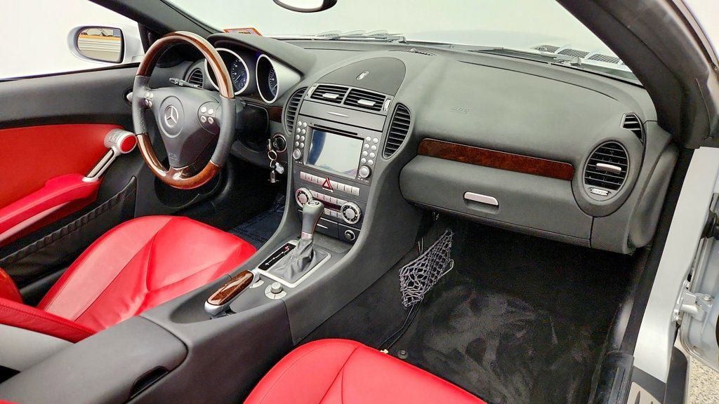 Used 2005 Mercedes-Benz SLK 350 image 22