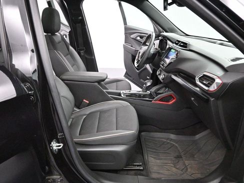 Used 2023 Chevrolet TrailBlazer RS w/ Sun and Liftgate Package FWD image 34