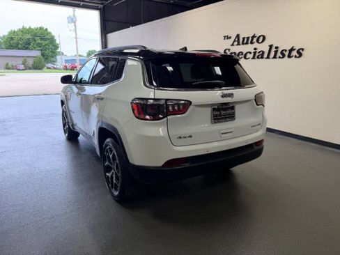 Used 2025 Jeep Compass Limited AWD/4WD image 3