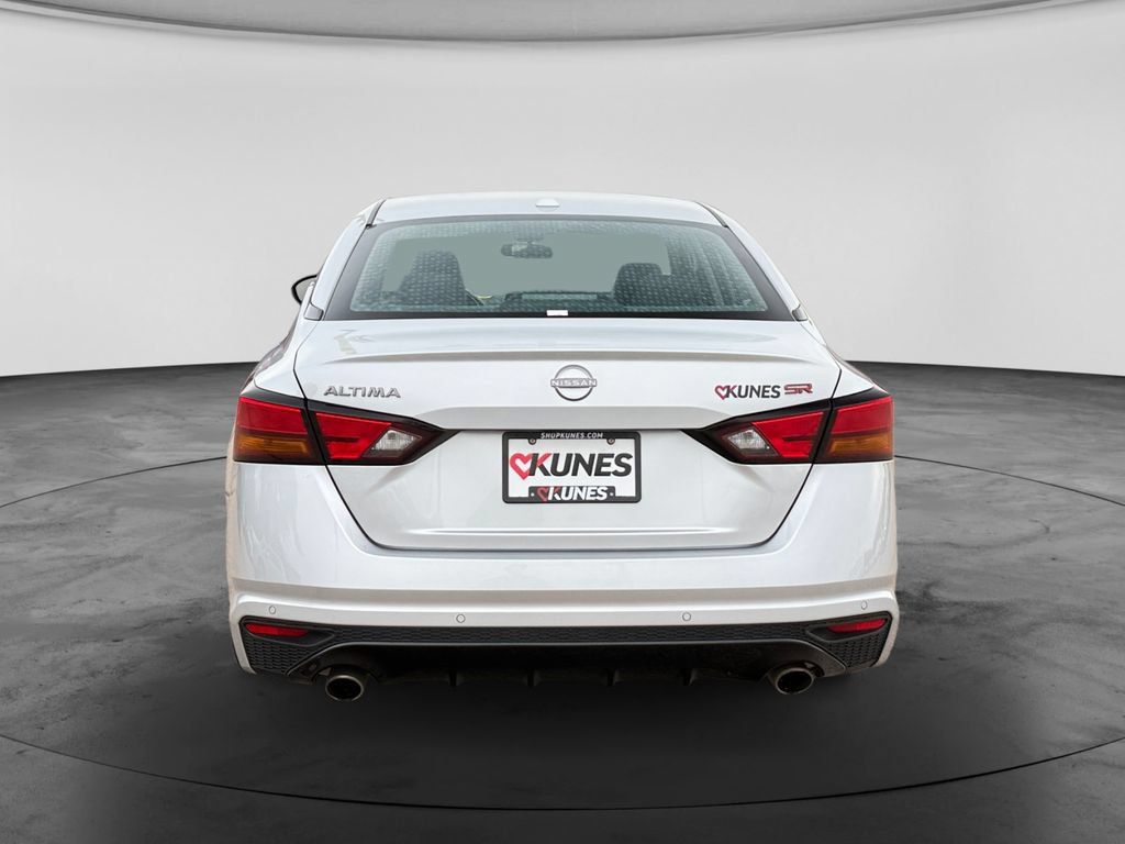 Used 2024 Nissan Altima 2.5 SR FWD image 7