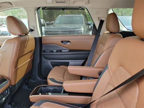 Used 2023 Nissan Pathfinder Platinum w/ Lighting Package (N93) image 27