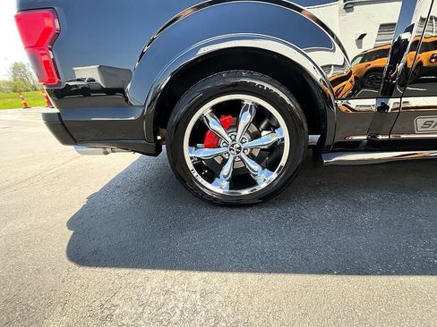 Used 2019 Ford F150 Lariat w/ Equipment Group 502A Luxury AWD/4WD image 9