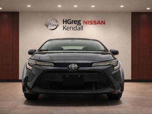 Used 2022 Toyota Corolla LE image 5