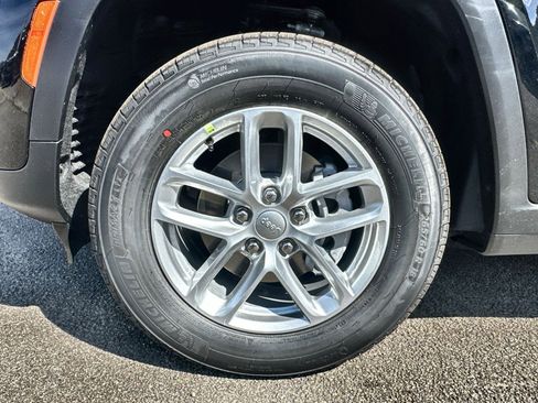 New 2025 Jeep Grand Cherokee Laredo X w/ Luxury Tech Group I image 12