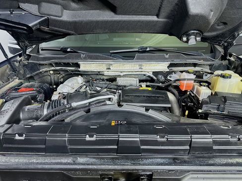 Used 2020 Chevrolet Silverado 3500 High Country w/ Technology Package image 9