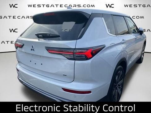 New 2026 Mitsubishi Outlander LE image 11