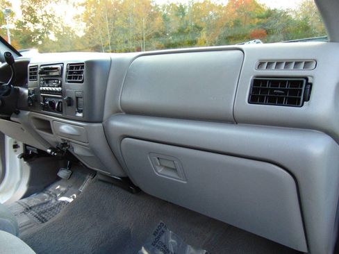 Used 2000 Ford F250 XLT image 19