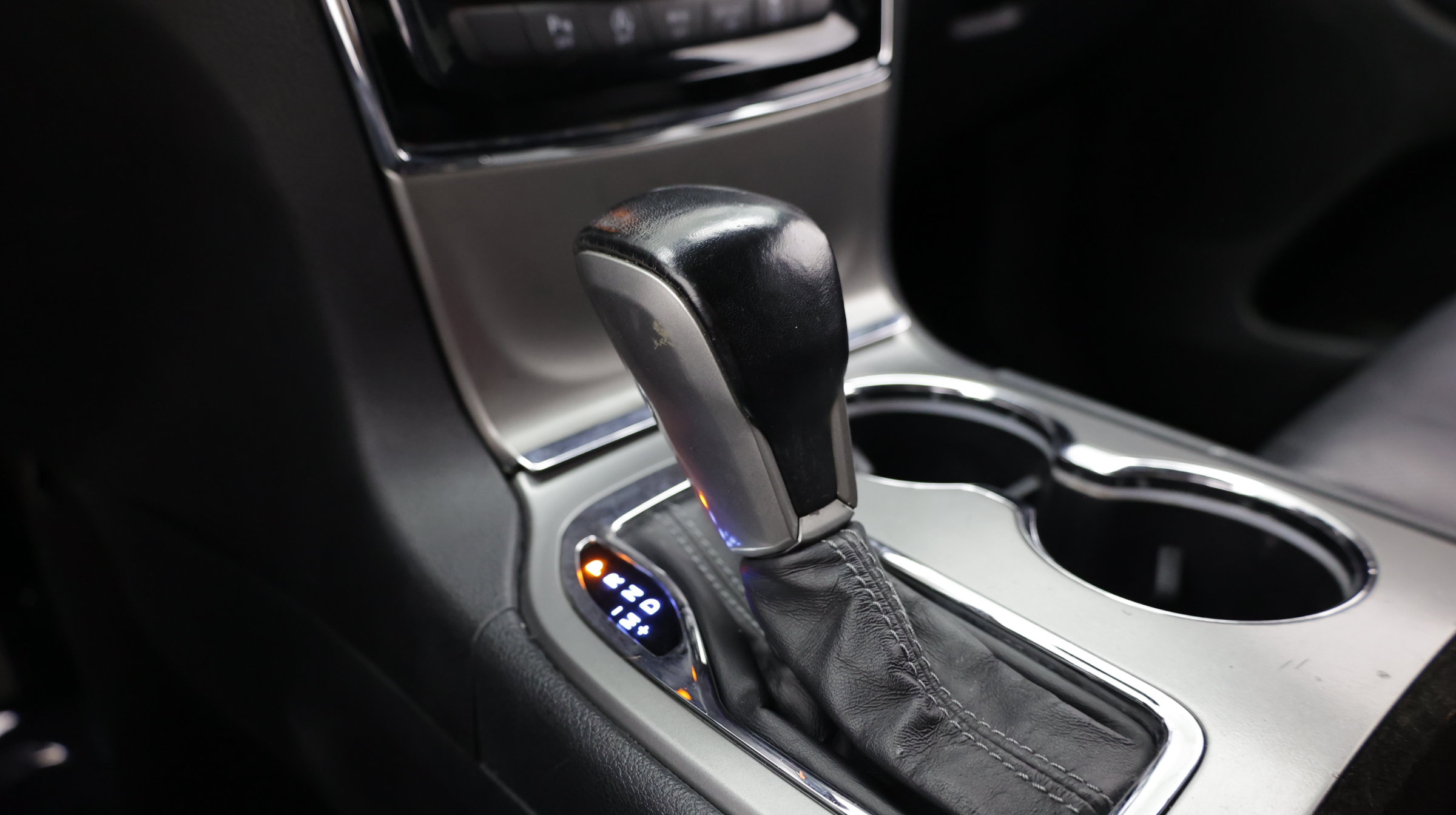 Used 2020 Jeep Grand Cherokee Overland RWD image 19