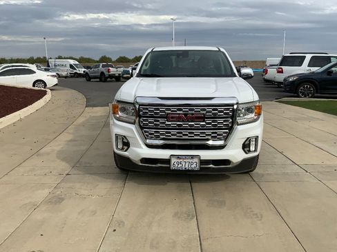 Used 2021 GMC Canyon Denali image 2