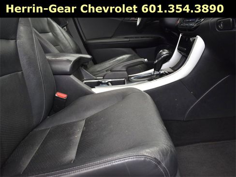 Used 2017 Honda Accord EX-L image 25