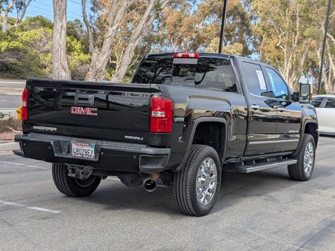 Used 2016 GMC Sierra 2500 Denali w/ Duramax Plus Package AWD/4WD image 13