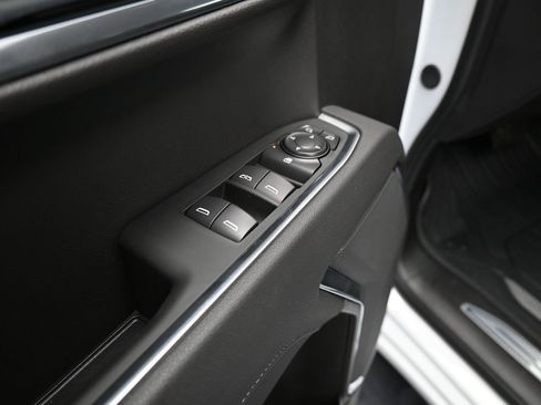 New 2026 GMC Sierra 1500 Elevation image 10