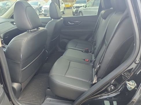 Used 2019 Nissan Rogue SL w/ Premium Package image 13