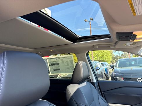 New 2026 Nissan Rogue Platinum AWD/4WD image 10