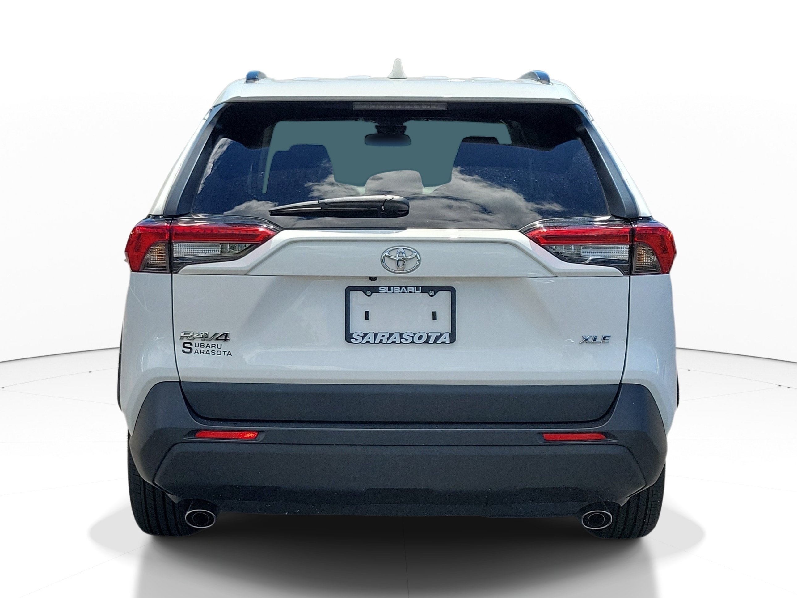 Used 2025 Toyota RAV4 XLE w/ Convenience Package FWD image 5