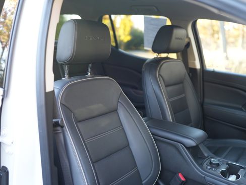 Used 2023 GMC Acadia Denali image 23