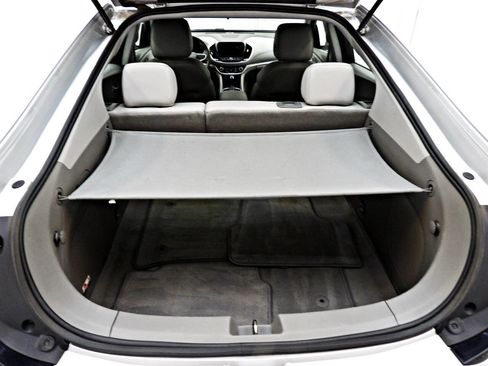 Used 2018 Chevrolet Volt LT w/ Comfort Package image 13