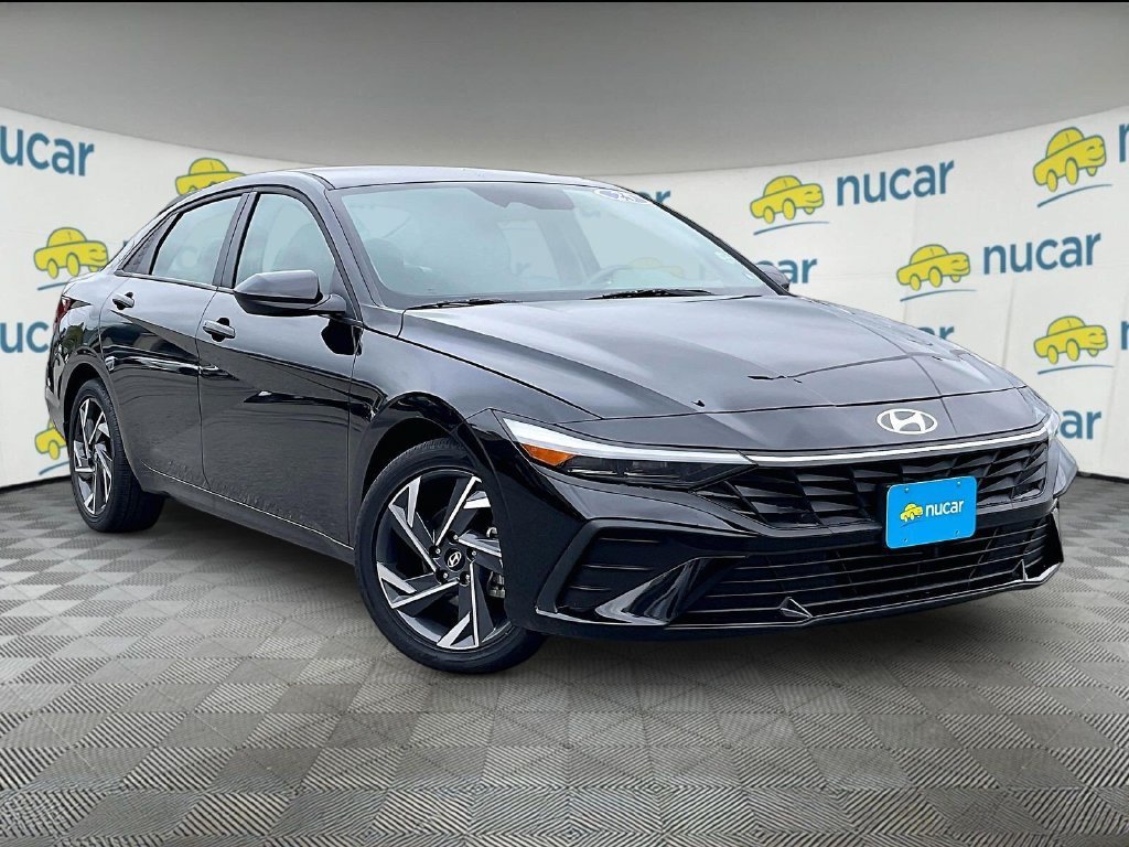 Used 2025 Hyundai Elantra SEL FWD image 1