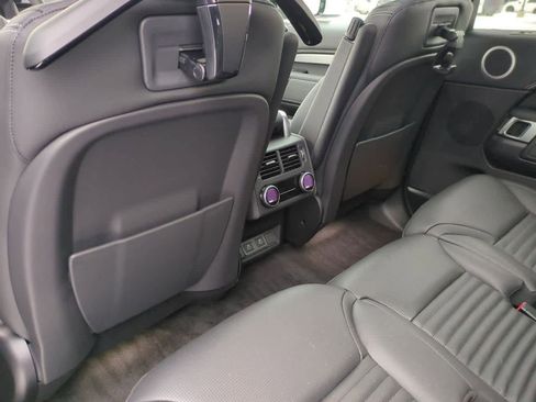 New 2026 Land Rover Discovery Dynamic SE image 18