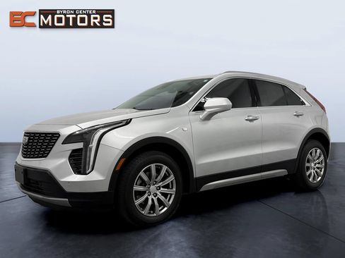 Used 2019 Cadillac XT4 Premium Luxury w/ Driver Awareness Package AWD/4WD image 2