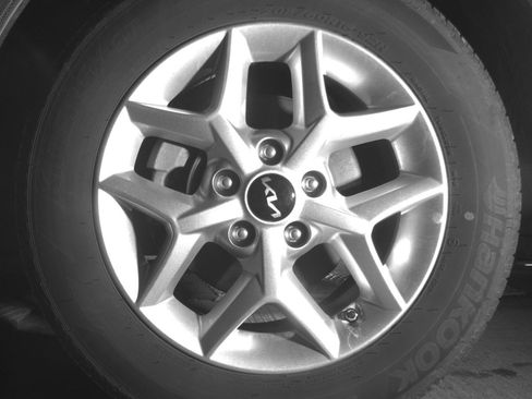 Used 2025 Kia Soul LX w/ LX Technology Package image 12