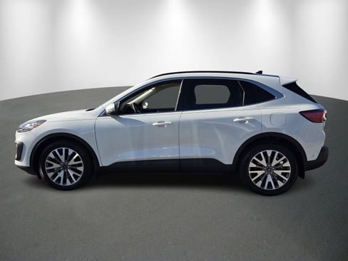 Used 2020 Ford Escape Titanium w/ Titanium Premium Package 2.0 image 4